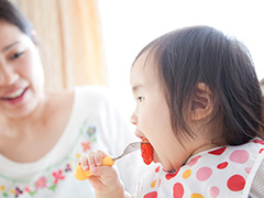 ポイント2.時間を決めて食事やおやつを与えましょう